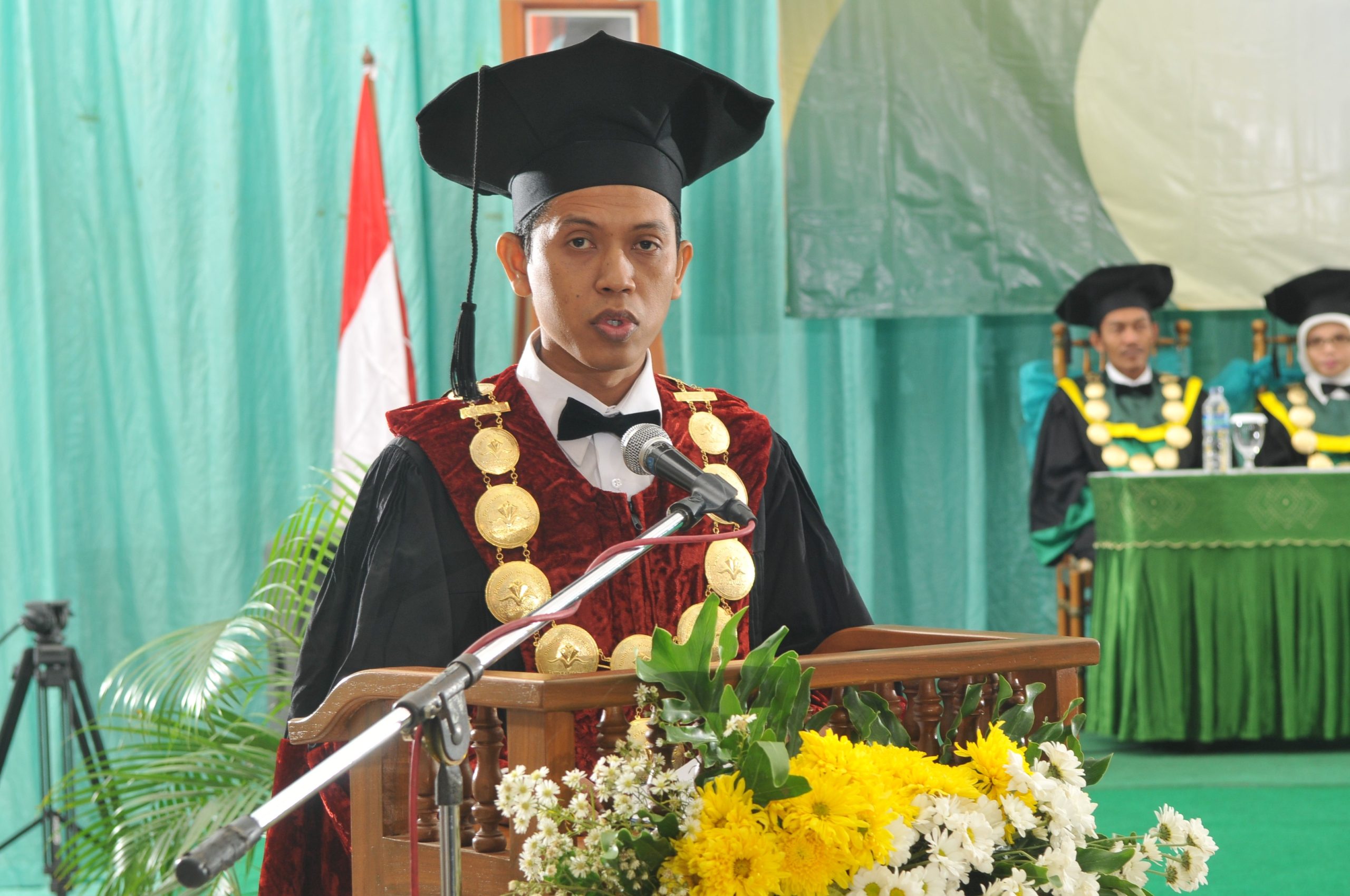 SAMBUTAN DIREKTUR POLITEKNIK KESEHATAN PERMATA INDONESIA YOGYAKARTA DALAM WISUDA 2012