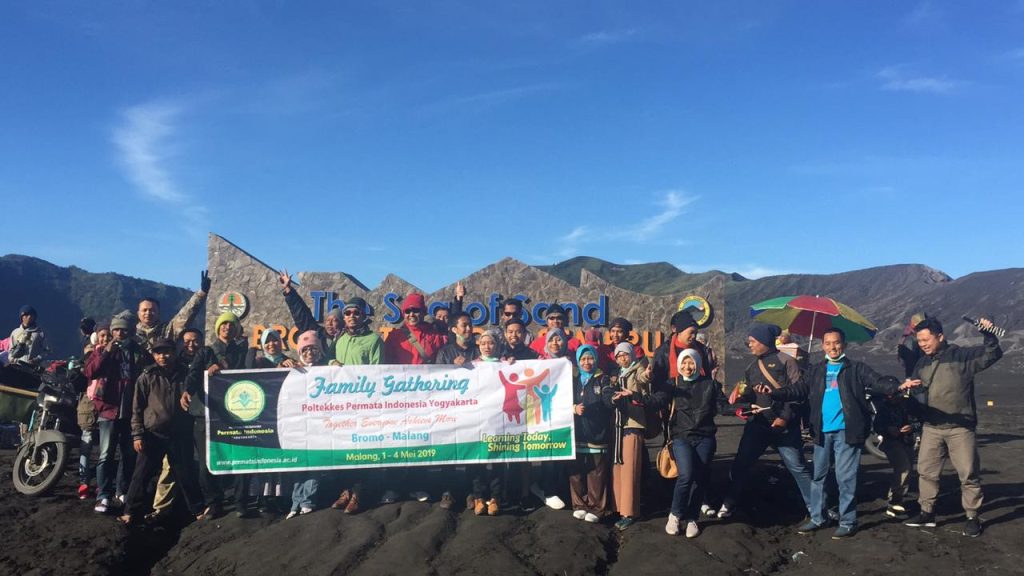 KEGIATAN FAMILY GATHERING KELUARGA BESAR POLTEKKES PERMATA INDONESIA YOGYAKARTA 2019