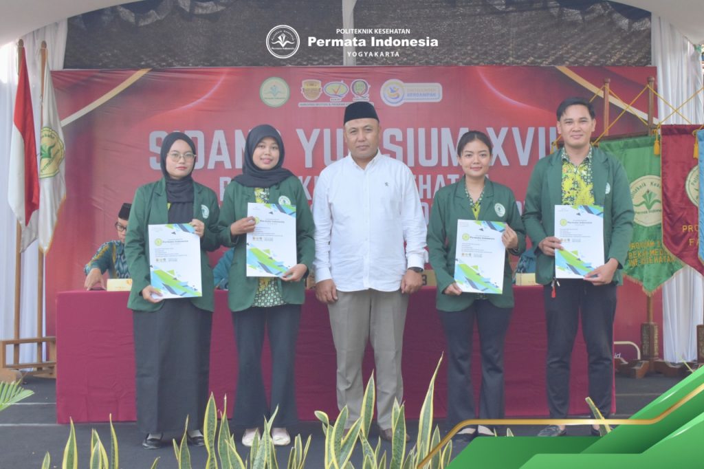Sidang Yudisium ke-17 Poltekkes Permata Indonesia Yogyakarta, 117 Mahasiswa Resmi Menyelesaikan Pendidikan